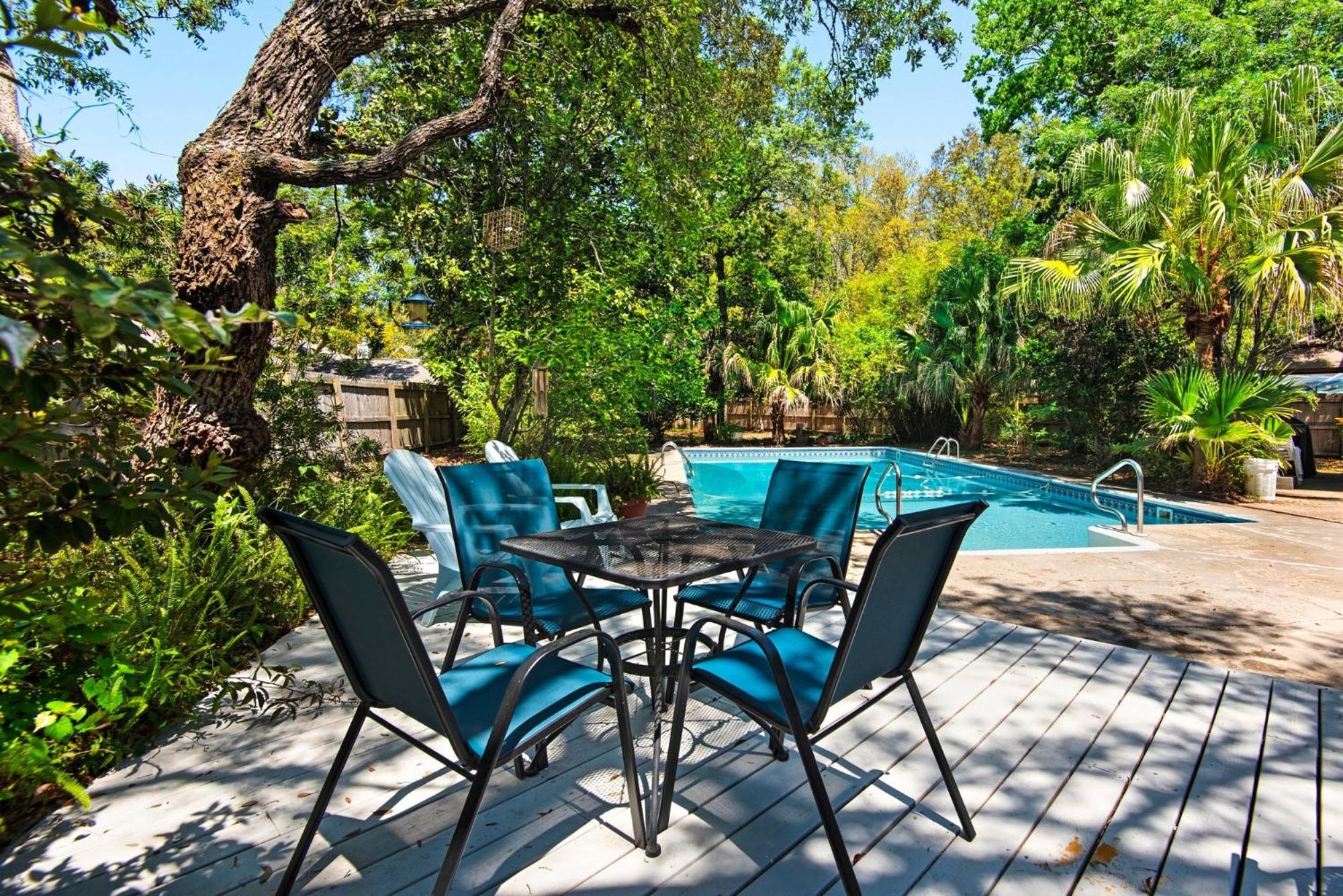 Jack's Place-gulf Brz-pool-close To Bchs 2bd-1bt Gulf Breeze